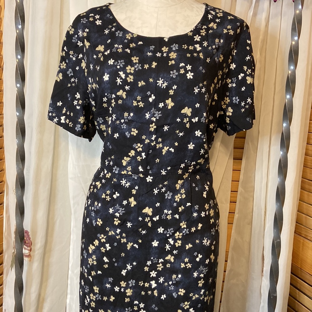 Teddi short sleeve maxi dress. Floral/black XL